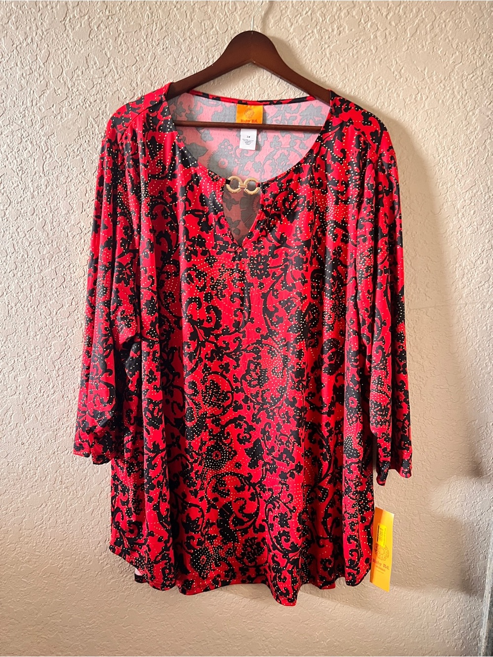 NWT Ruby Road Women Top 3X Red and Black Printed V-Neck Tunic with Gold Accents